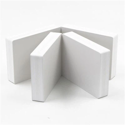 Jäykkä PVC -arkki vanerista